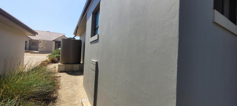 To Let 3 Bedroom Property for Rent in Paradise Coast Western Cape